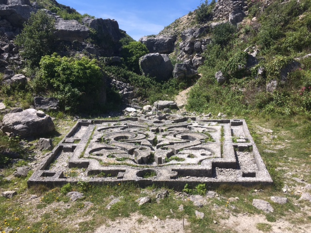 Tout Quarry