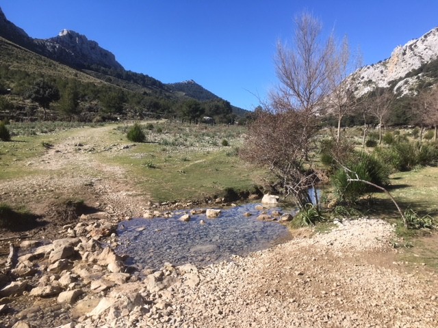 Walking from Cuber reservoir to Coll de L’Ofre