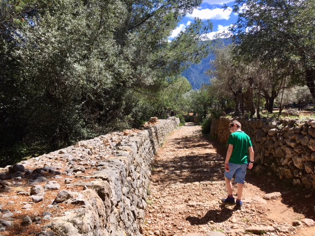 Following the Cami des Rost to Soller