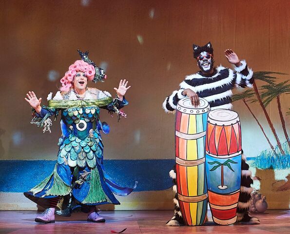 Cat and Sarah the cook, Dick Whittington. Photo courtesy of Oxford Playhouse.