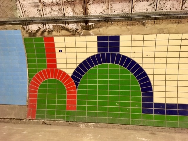 Tiling designs, Aldwych station