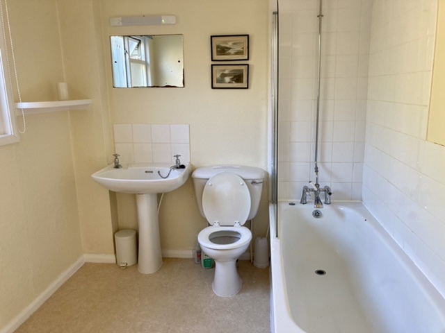 Bathroom, Bramble Villa West